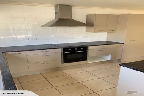 Photo of property in 94 Te Atatu Road, Te Atatu South, Auckland, 0610