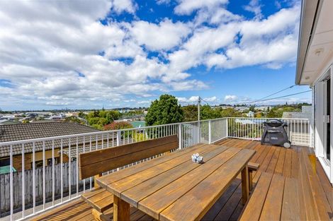 Photo of property in 15a Sarona Avenue, Glen Eden, Auckland, 0602