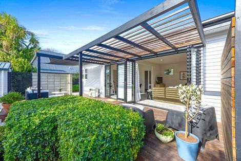 Photo of property in 239 Weston Road, St Albans, Christchurch, 8052