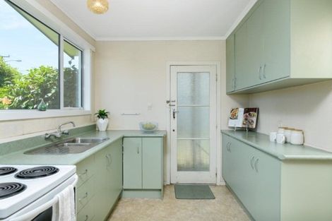 Photo of property in 2/92 Ngatai Road, Otumoetai, Tauranga, 3110