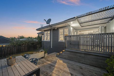 Photo of property in 1/57 Sunnyside Road, Sunnyvale, Auckland, 0612