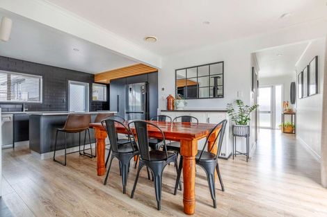 Photo of property in 22 Matipo Place, Edgecumbe, 3120