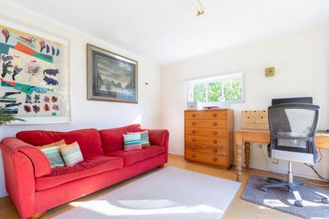 Photo of property in 28 Karu Crescent, Waikanae, 5036