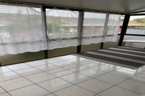 Photo of property in 1/53 Priestley Drive, Bucklands Beach, Auckland, 2014