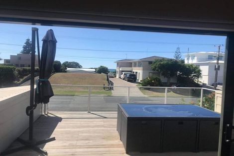 Photo of property in 1032a Papamoa Beach Road, Papamoa Beach, Papamoa, 3118