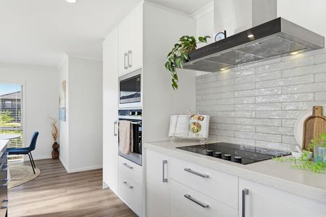 Photo of property in 30 Harding Drive, Papamoa Beach, Papamoa, 3118