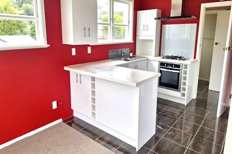 Photo of property in 6 Whirinaki Crescent, Heretaunga, Upper Hutt, 5018