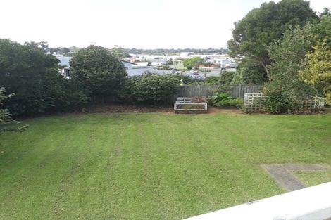 Photo of property in 12 Norfolk Rise, Waiuku, 2123