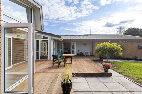 Photo of property in 23 Gilbass Avenue, Hamilton Lake, Hamilton, 3204