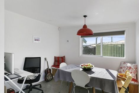 Photo of property in 23 Rua Street, Lyall Bay, Wellington, 6022