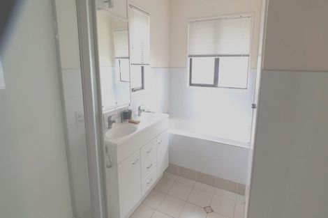 Photo of property in 1/4 Te Akau Crescent, Bucklands Beach, Auckland, 2012
