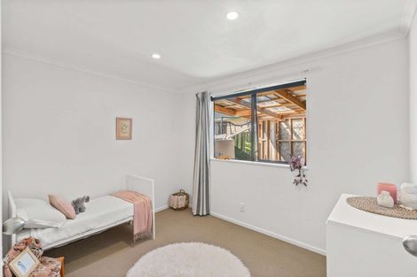 Photo of property in 1/26 Waiora Road, Stanmore Bay, Whangaparaoa, 0932