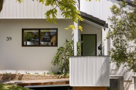 Photo of property in 39 Westwood Street, Bellevue, Tauranga, 3110