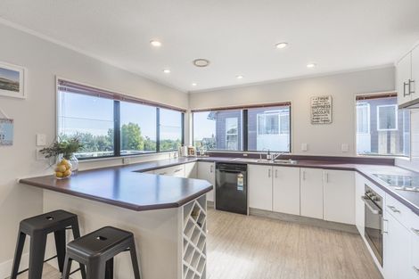 Photo of property in 11 Kea Street, Waikanae, 5036