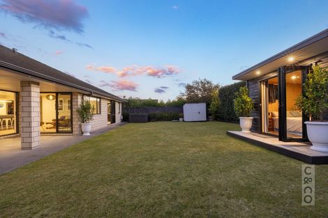 Photo of property in 10 Pohutukawa Parade, Riverhead, 0820