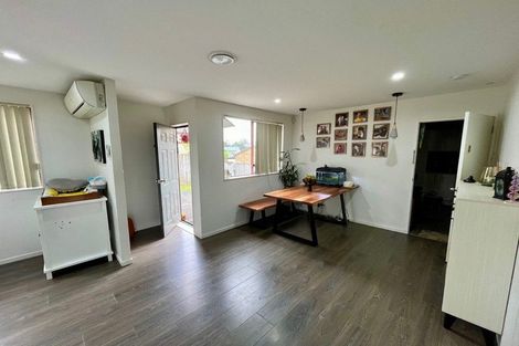 Photo of property in 57 Woodbank Drive, Glen Eden, Auckland, 0602