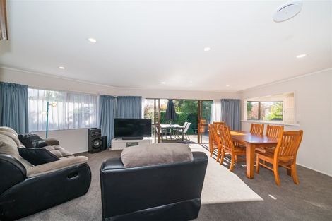 Photo of property in 28 Kentucky Way, Awapuni, Palmerston North, 4412