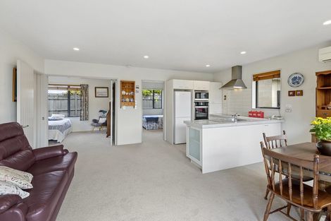 Photo of property in 19d Gamblins Road, Saint Martins, Christchurch, 8022