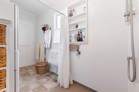 Photo of property in 5 Rainsford Street, Moturoa, New Plymouth, 4310
