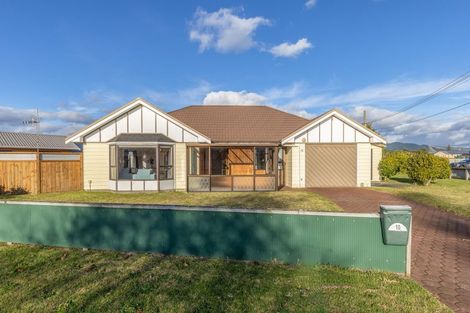 Photo of property in 10 Te Kupe Road, Paraparaumu Beach, Paraparaumu, 5032