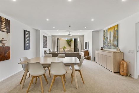 Photo of property in 2a/2 Frieston Road, Milford, Auckland, 0620