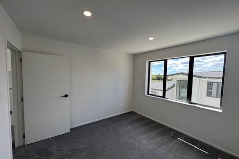 Photo of property in 38b Mcwhirters Farm Lane, Massey, Auckland, 0614