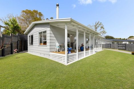 Photo of property in 6 Milsom Place, Te Puke, 3119