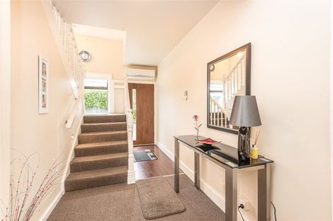 Photo of property in 25 Celia Street, Redcliffs, Christchurch, 8081