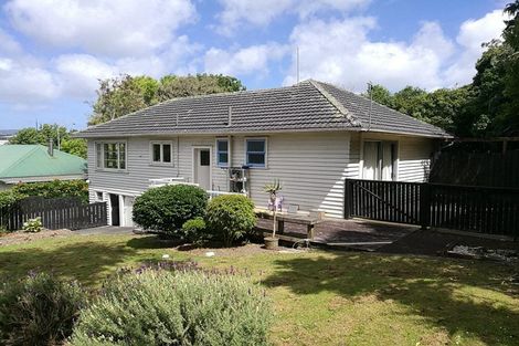 Photo of property in 27 Edmonton Road, Henderson, Auckland, 0612