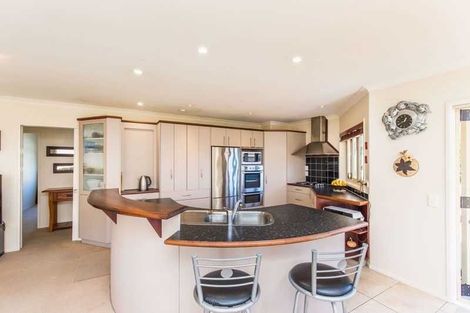Photo of property in 58 Lothian Brae, Wattle Downs, Auckland, 2103