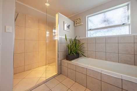 Photo of property in 104 Freyberg Avenue, Tamatea, Napier, 4112