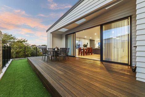 Photo of property in 7/2a Montrose Place, Highlands Park, New Plymouth, 4312