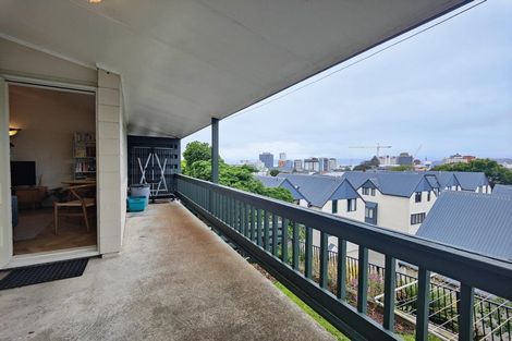Photo of property in 219f8 Grant Road, Thorndon, Wellington, 6011