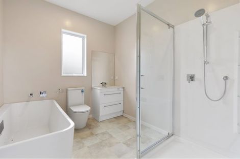 Photo of property in 24 Grumman Lane, Newlands, Wellington, 6037