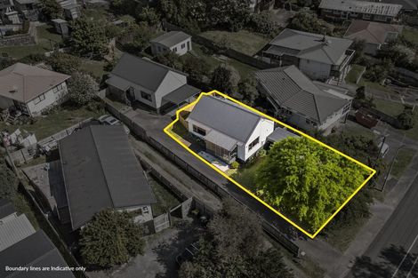 Photo of property in 72 Vodanovich Road, Te Atatu South, Auckland, 0610