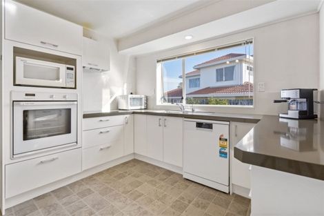 Photo of property in 156 Lakeside Drive, Orewa, 0931