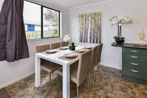 Photo of property in 2a Jack Farrell Place, Papakura, 2110