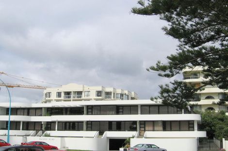 Photo of property in 10 Marine Parade, Mount Maunganui, 3116