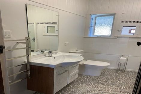 Photo of property in 94 Endeavour Street, Lyall Bay, Wellington, 6022