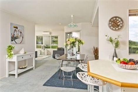 Photo of property in 2 Owl Court, Unsworth Heights, Auckland, 0632