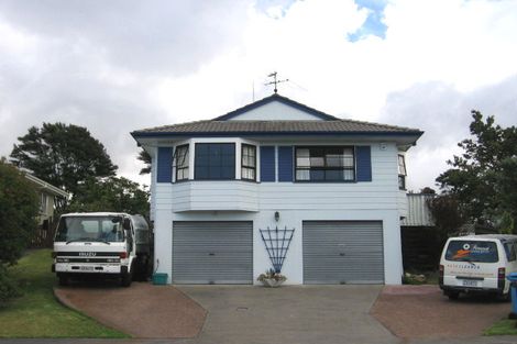 Photo of property in 28 Holmes Drive South, Massey, Auckland, 0614