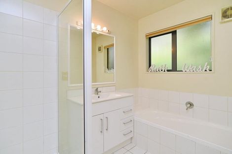 Photo of property in 10 Riegler Place, Belfast, Christchurch, 8051