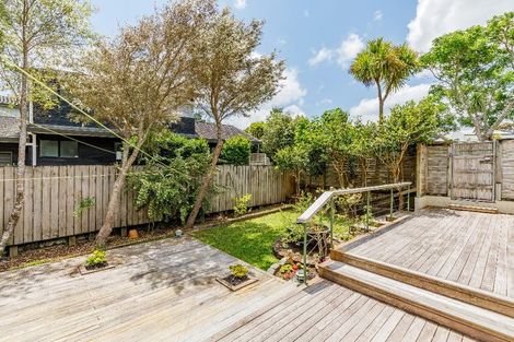Photo of property in 17 Highwood Grove, Torbay, Auckland, 0630