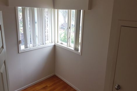 Photo of property in 204 East Coast Road, Forrest Hill, Auckland, 0620