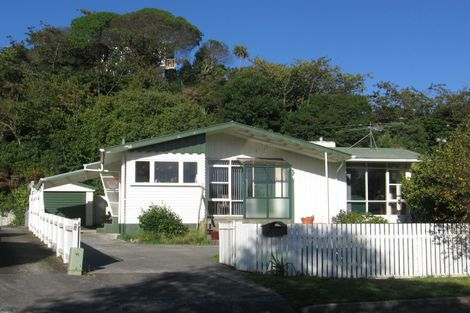 Photo of property in 6 Silverbirch Grove, Churton Park, Wellington, 6037
