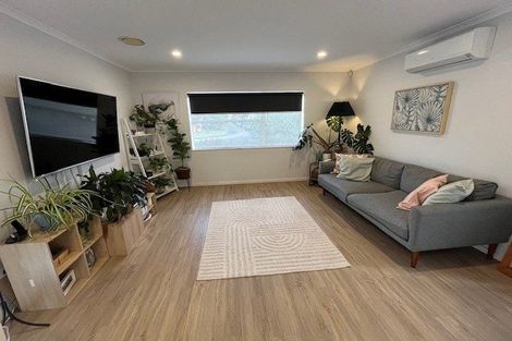 Photo of property in 26 Heidi Crescent, Flat Bush, Auckland, 2016