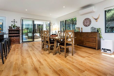 Photo of property in 10 Awaiti Way, Orewa, 0931