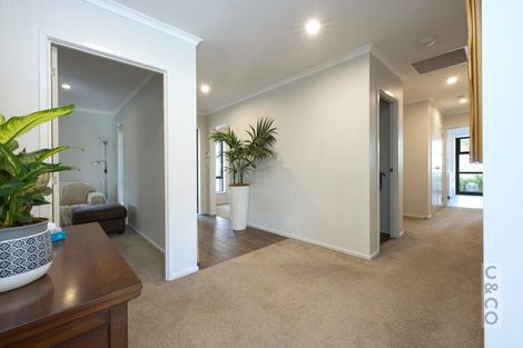 Photo of property in 10 Pohutukawa Parade, Riverhead, 0820