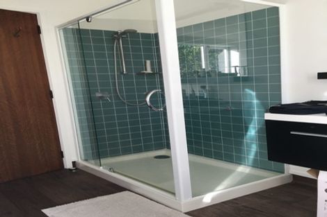 Photo of property in 2 Maramanui Way, Karaka Bays, Wellington, 6022