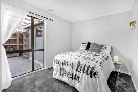 Photo of property in 1/180 Sandspit Road, Shelly Park, Auckland, 2014